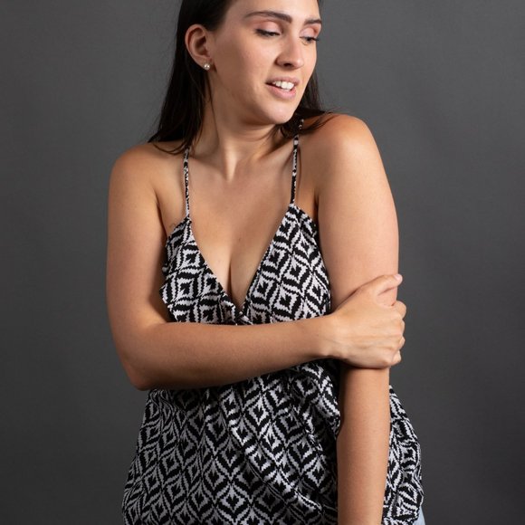 Black Patterned Tank Top by New York & Company - Picture 4 of 8